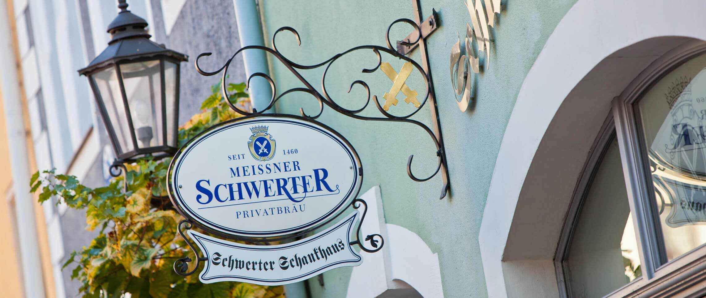Herzlich Willkommen im Schwerter Schankhaus & Hotel! Besuchen und genießen Sie original Meißner Bierkultur im besonderen Ambiente.
